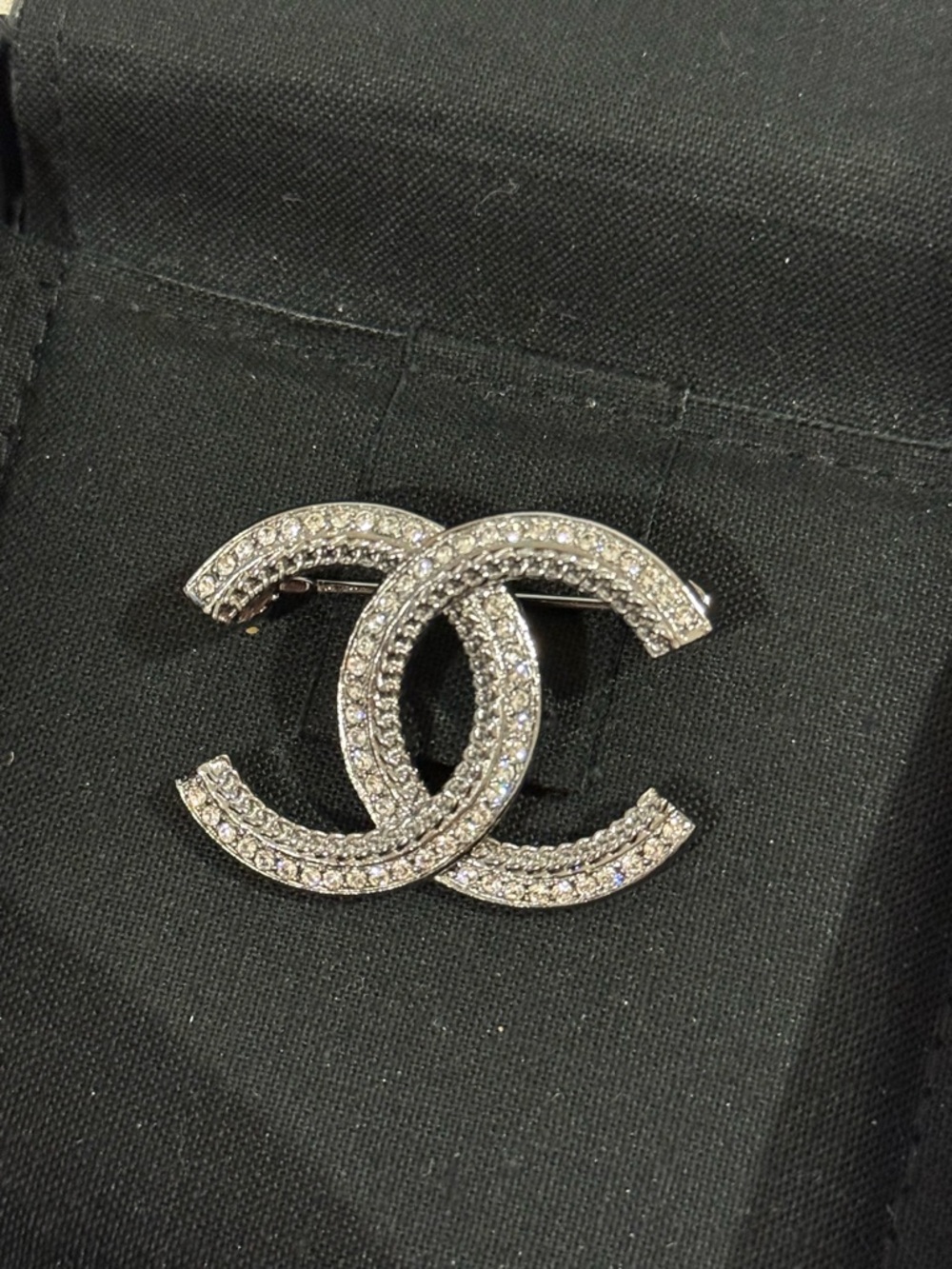 CHANEL Silver Crystal CC Logo Brooch - Picture 4 of 8